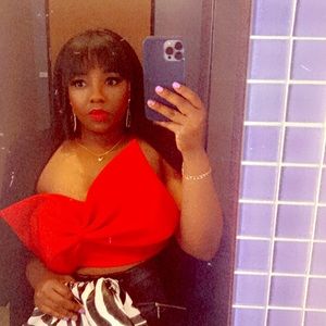 Meet your Posher, Yasmina